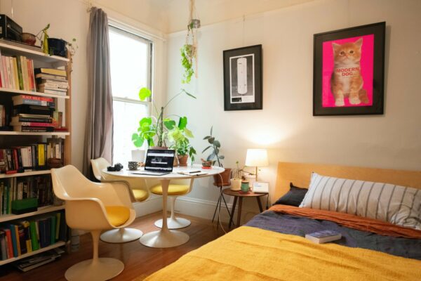 apartment with laptop airbnb host login